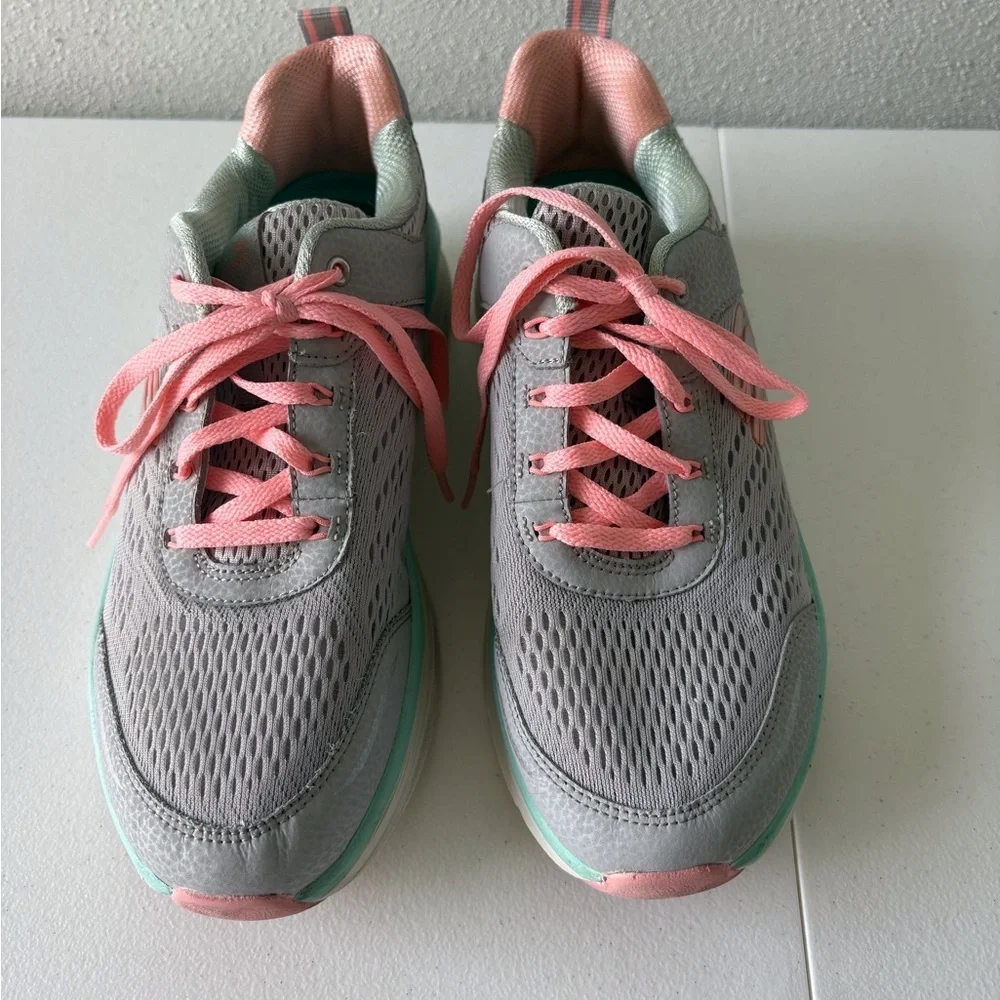 Sketchers Relaxed Fit Air Cooled Memory‎ Foam Women Size 8 Light Gray Mint Peach